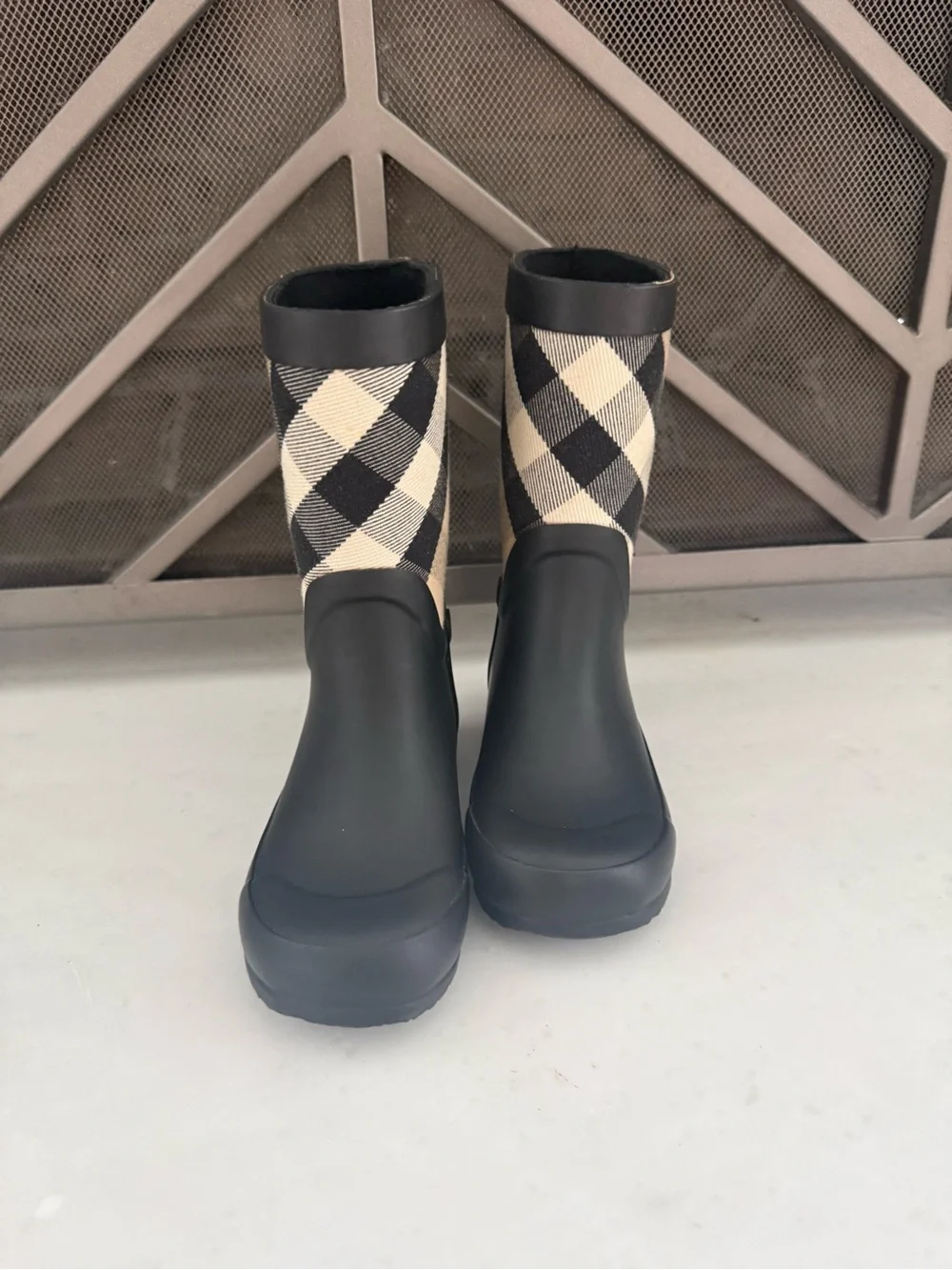 Burberry Kids Black and Cream Plaid Rain Boots